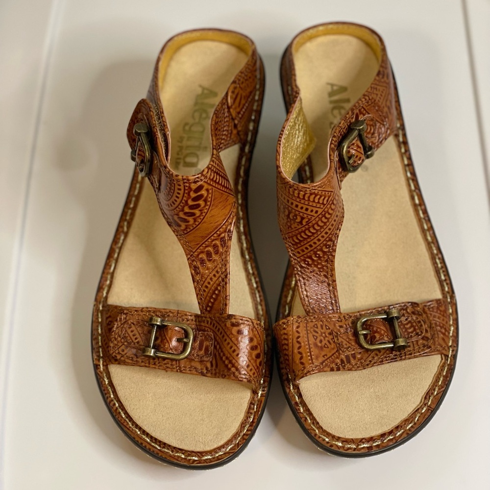 Alegria Lara wedges in size 37 (7-7.5)